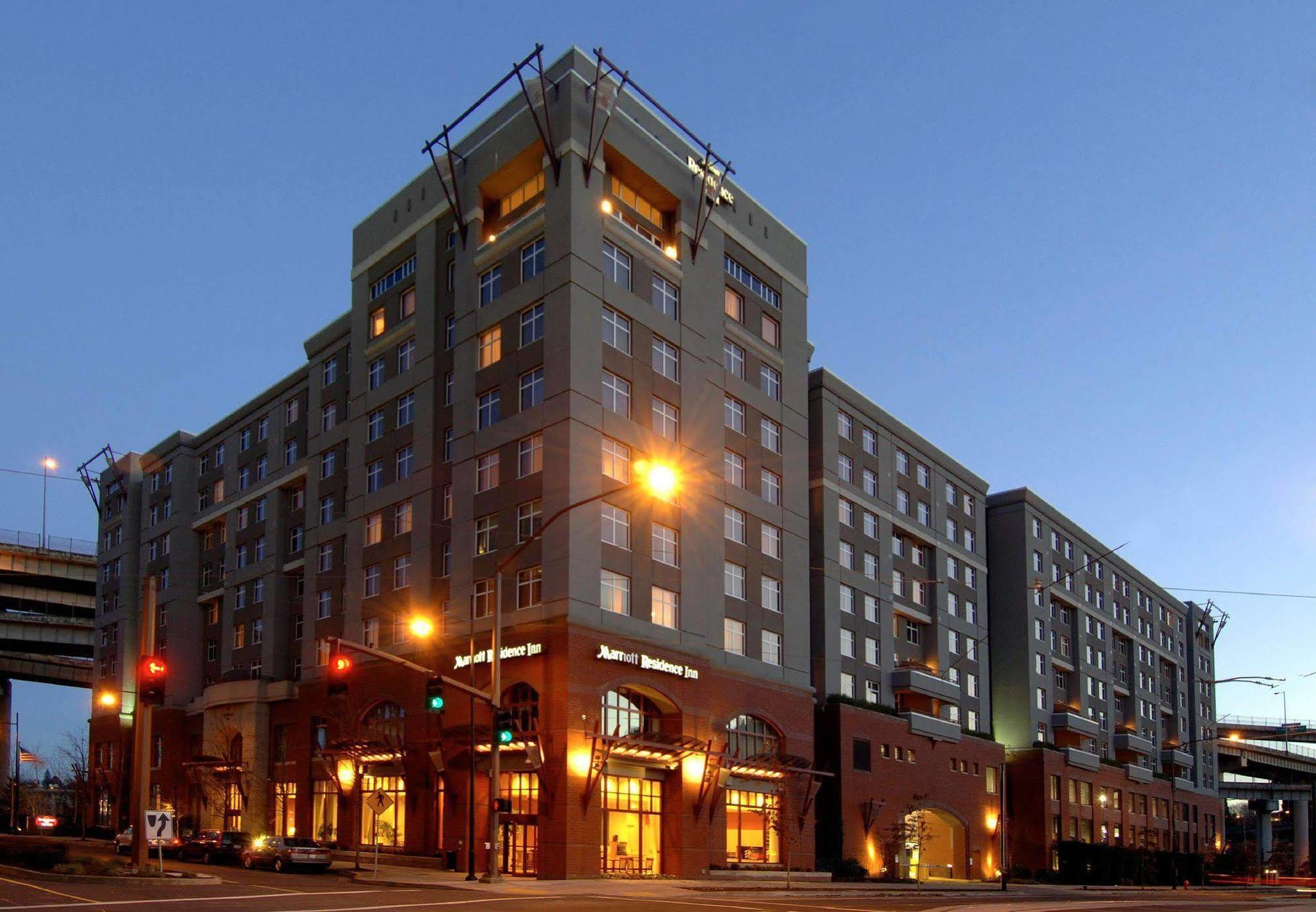 Residence Inn Portland Downtown/Riverplace Exterior photo